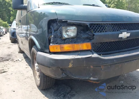 2003 Chevrolet Express z USA, uszkodzony, nr VIN 1GCEG15X431157929